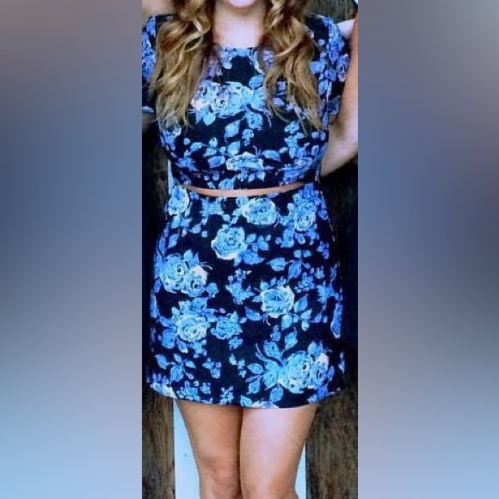 Forever 21 T-Shirt Cut-Out Dress